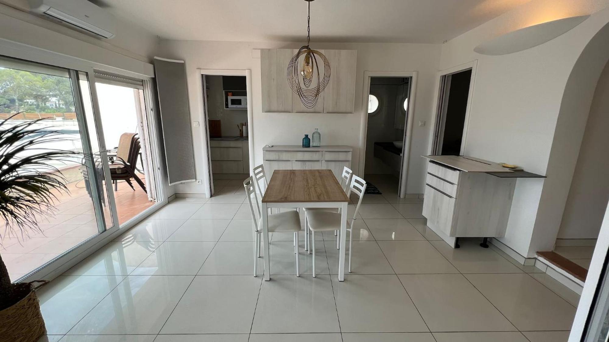Precioso Apartamento Moderno En Primera Linea Del Mar Av-11 Roses Exterior foto