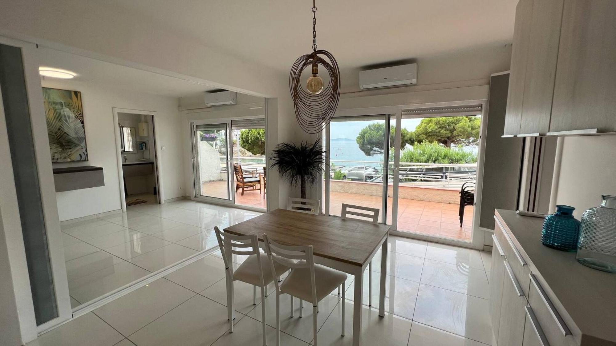 Precioso Apartamento Moderno En Primera Linea Del Mar Av-11 Roses Exterior foto